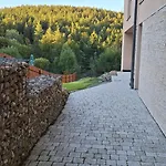 Skalnica- Z Widokiem Na Gory, Przy Szlakach Karpacz