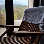 Skalnica- Z Widokiem Na Gory, Przy Szlakach