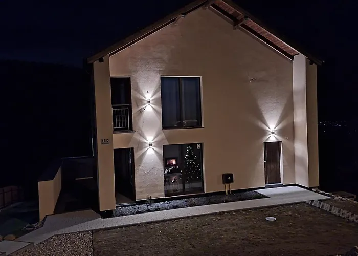 Skalnica- Z Widokiem Na Gory, Przy Szlakach *