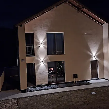 Skalnica- Z Widokiem Na Góry, Przy Szlakach *