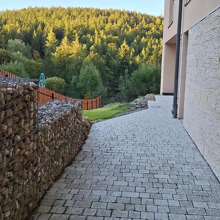 Skalnica- Z Widokiem Na Góry, Przy Szlakach Karpacz