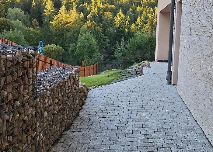 Skalnica- Z Widokiem Na Gory, Przy Szlakach Karpacz