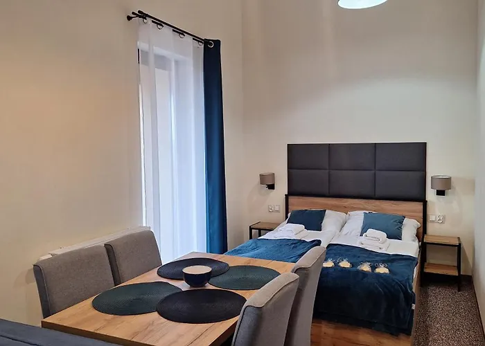 Skalnica- Z Widokiem Na Góry, Przy Szlakach * Karpacz